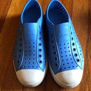 Native womens 8/men’s 6 EUC